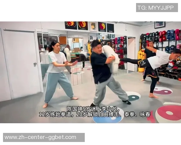 李小龙如何在泰拳的挑战中展现武术哲学与战斗智慧